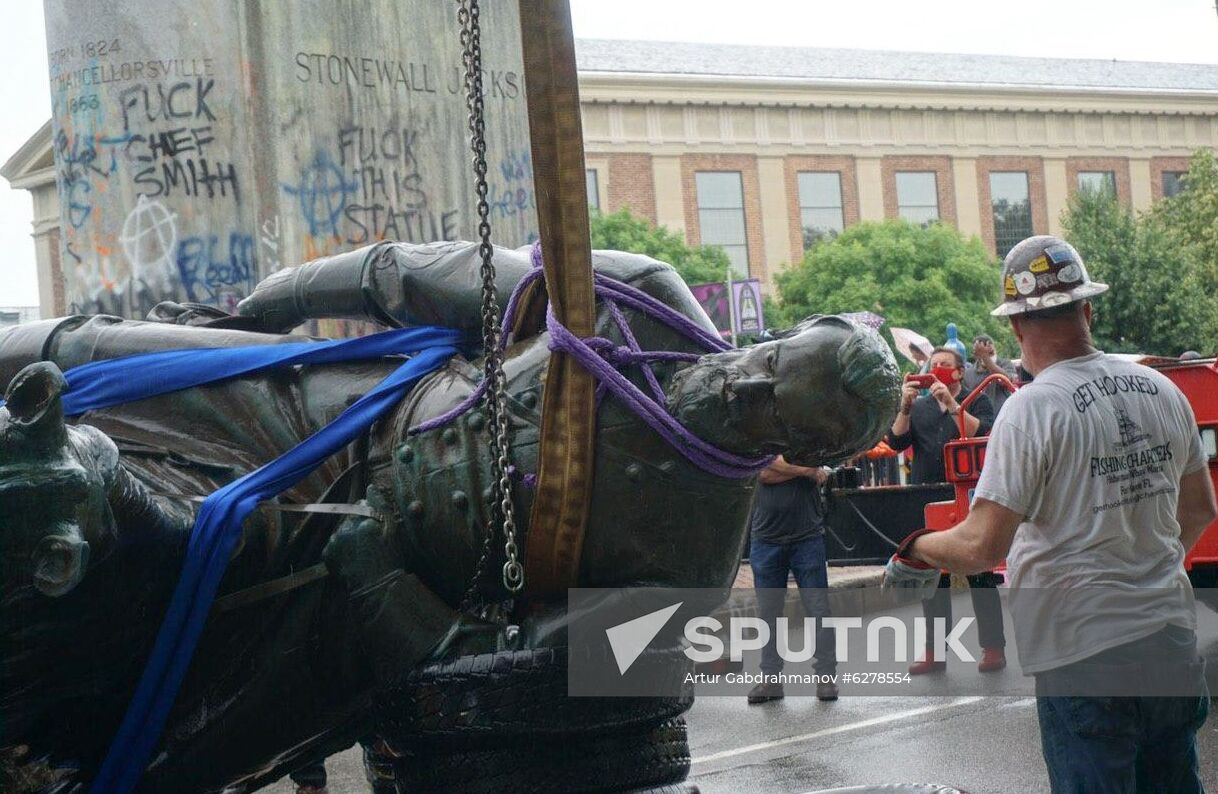 US Confederacy Monuments Removing