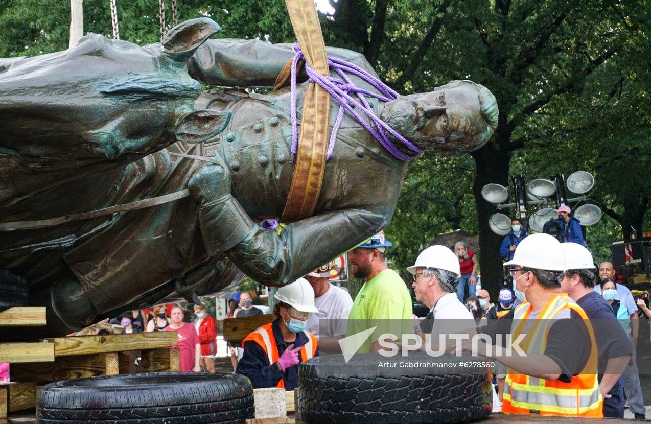 US Confederacy Monuments Removing