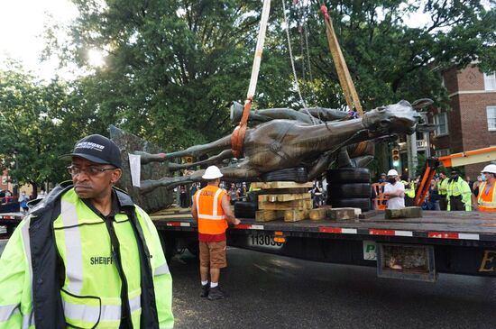US Confederacy Monuments Removing
