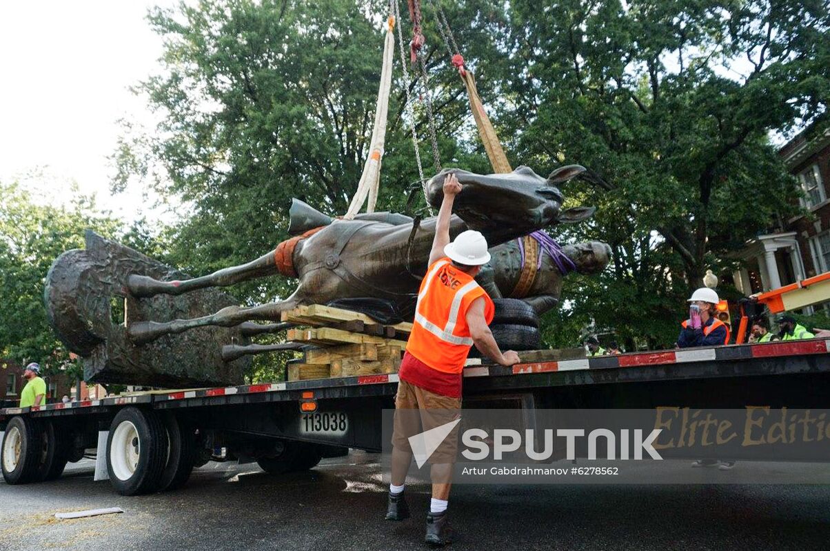 US Confederacy Monuments Removing