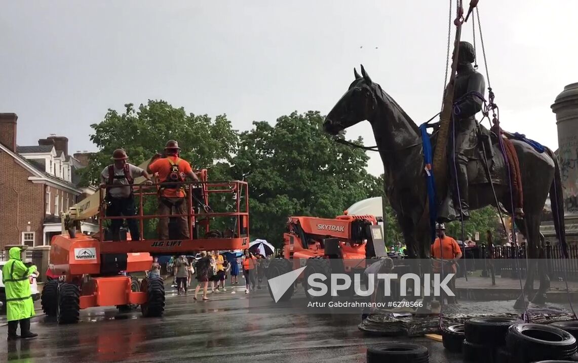 US Confederacy Monuments Removing