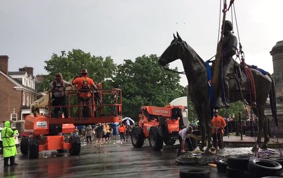 US Confederacy Monuments Removing