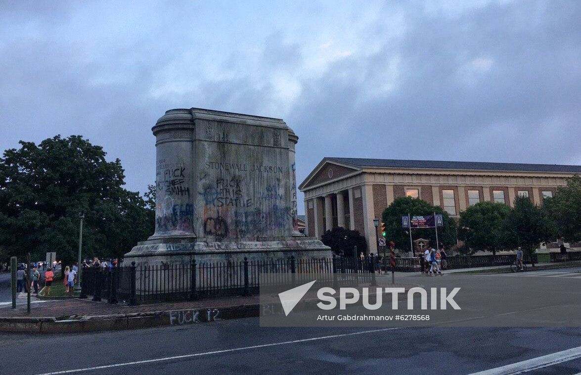 US Confederacy Monuments Removing