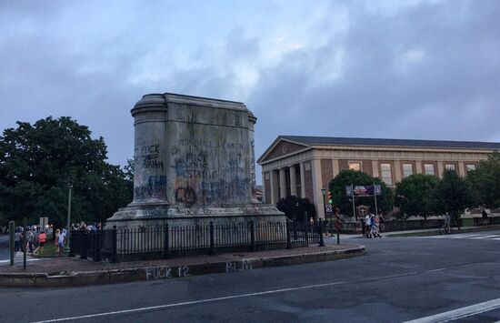 US Confederacy Monuments Removing