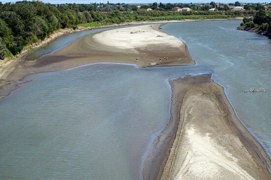 Azerbaijan Kura River Drying Up