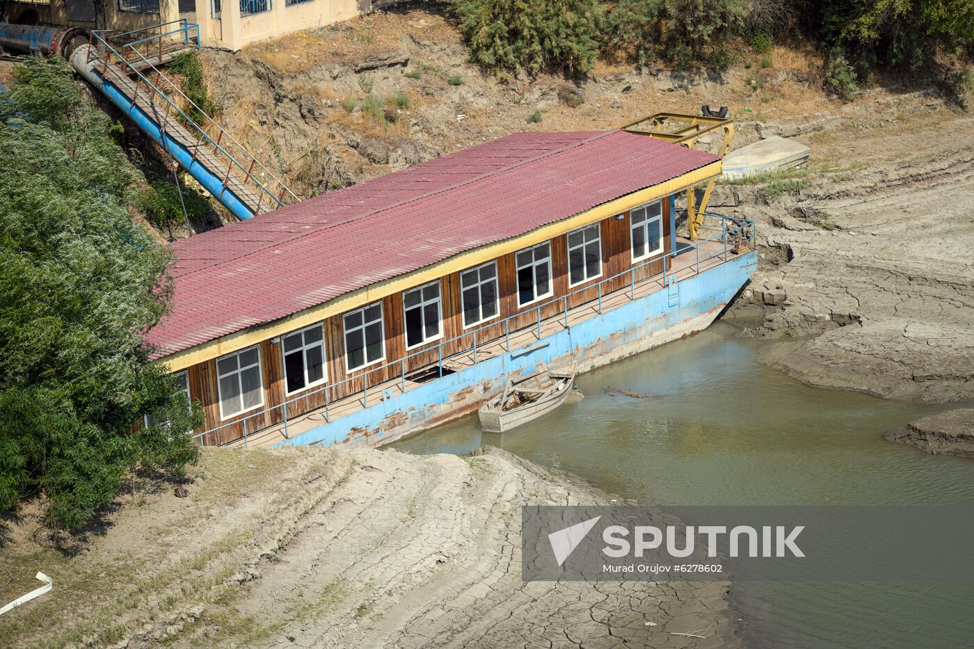 Azerbaijan Kura River Drying Up