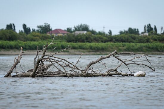 Azerbaijan Kura River Drying Up