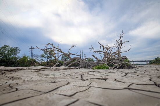 Azerbaijan Kura River Drying Up