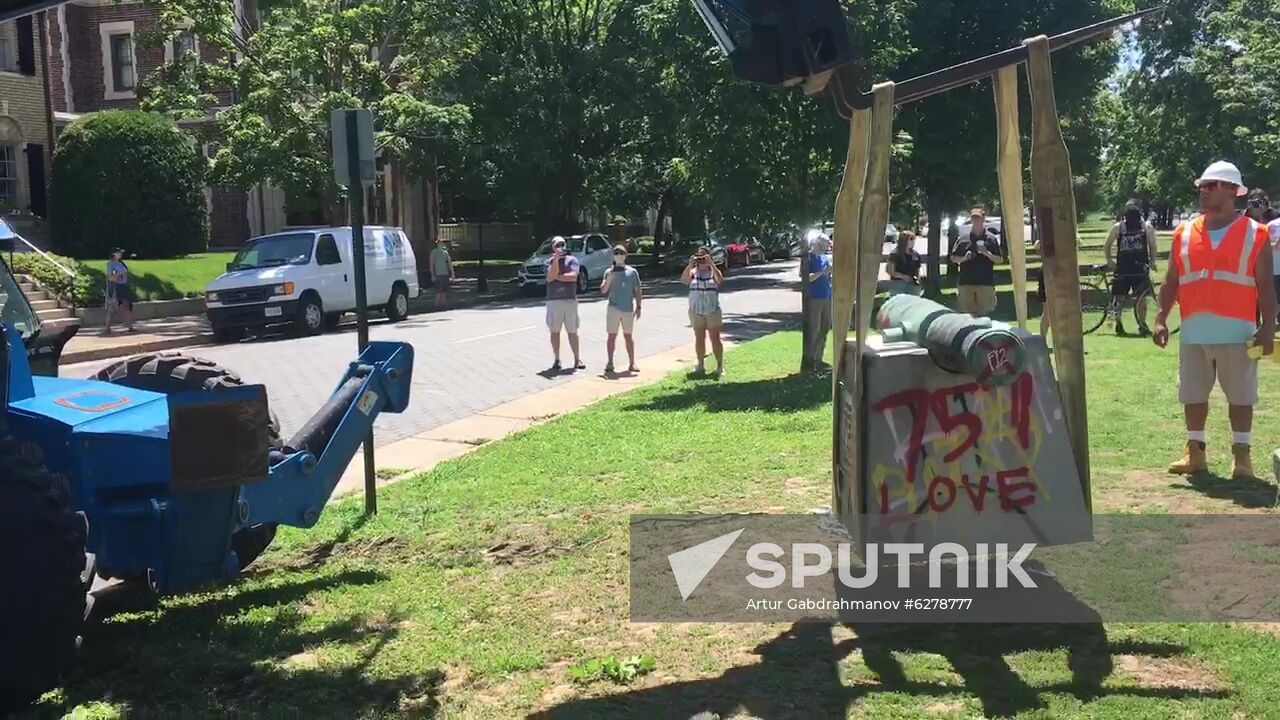 US Confederacy Monuments Removing