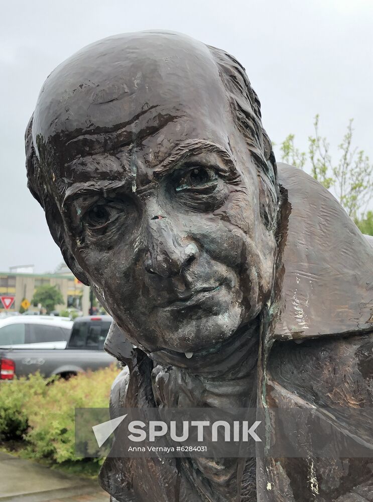 US Russia Baranov Statue