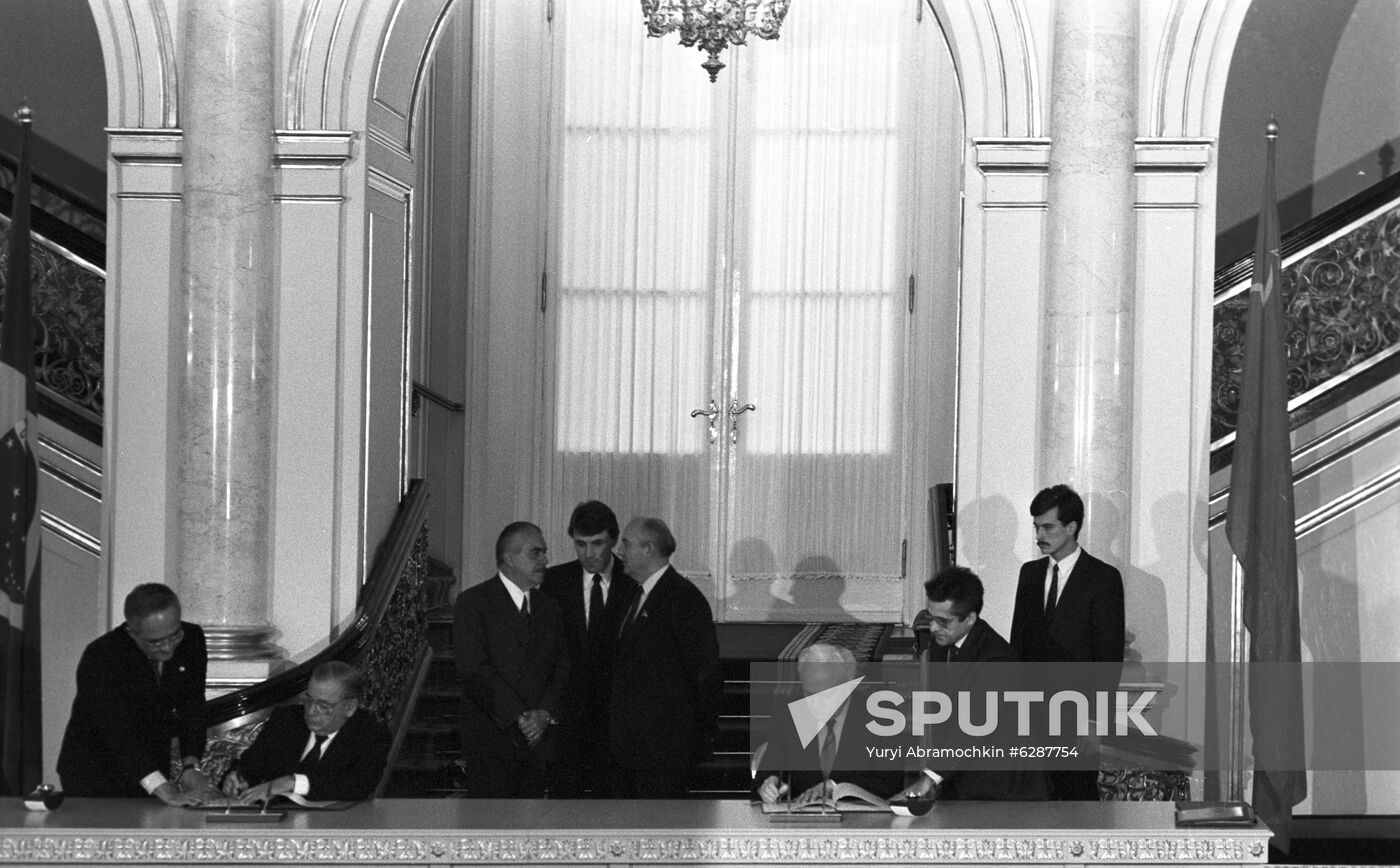 President of Brazil Jose Sarney visits USSR