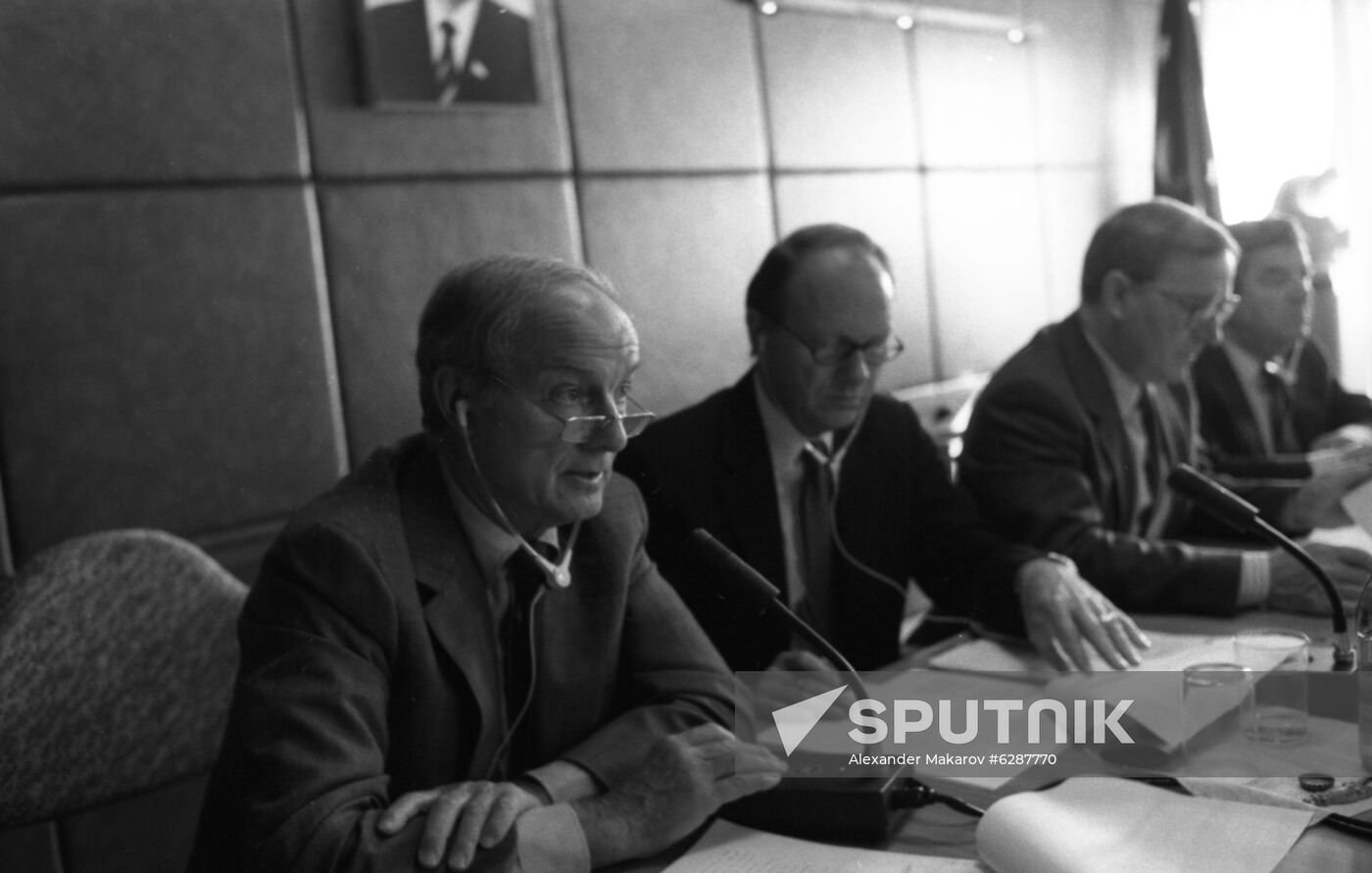 Soviet-US meeting on information exchanges