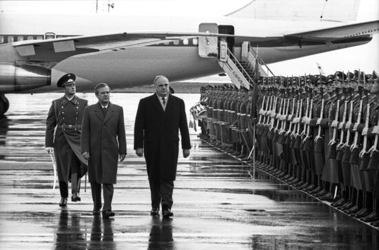 German Chancellor Helmut Kohl pays official visit to USSR