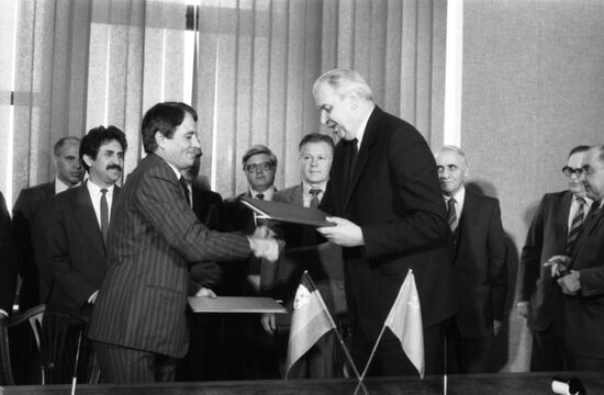Soviet-Afghan trae agreement signed