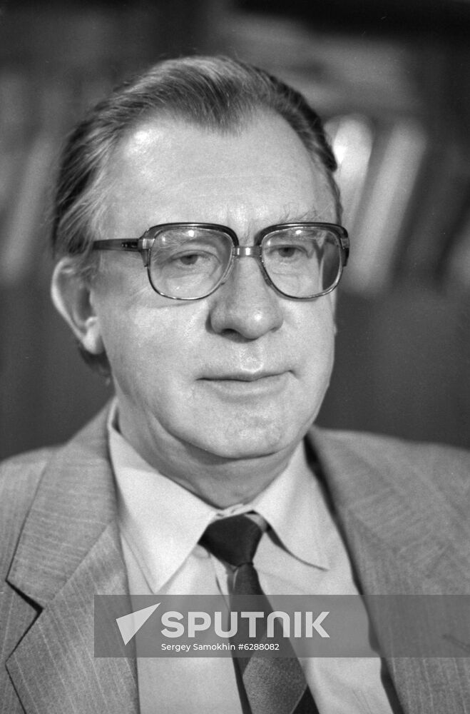 Soviet economist Oleg Bogomolov