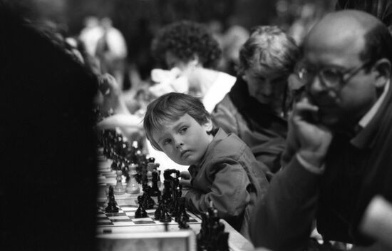 Simultaneous game with international grandmaster Alexei Suetin