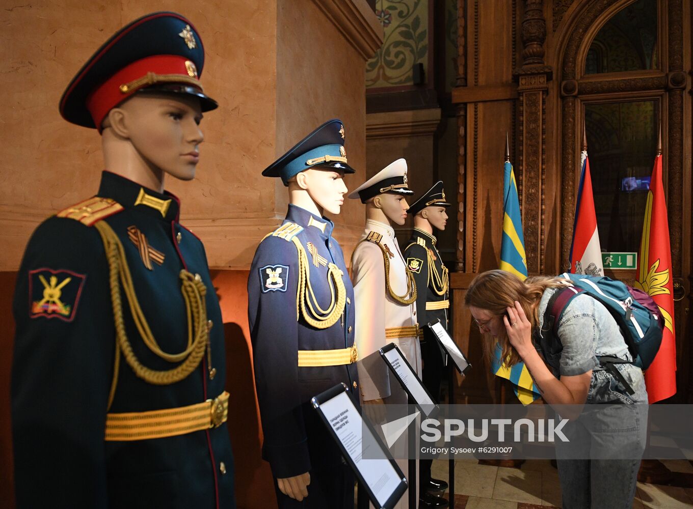 Russia Military Uniform Exhibition