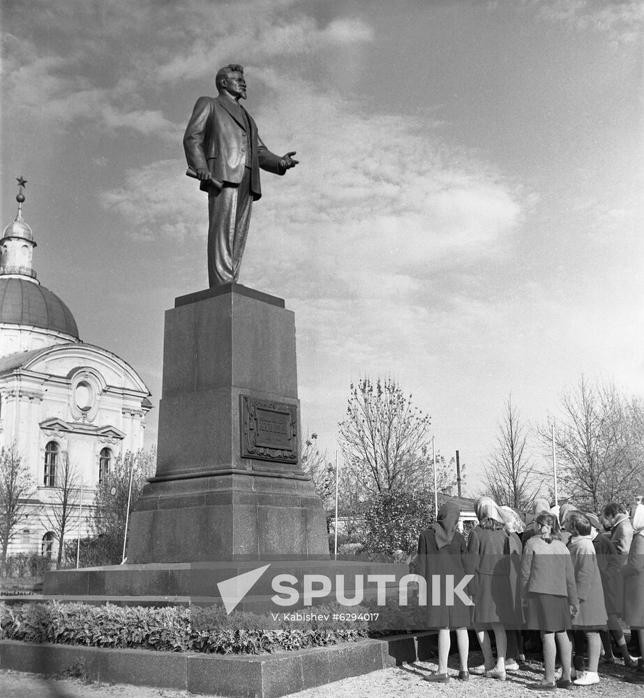 Monument to Mikhail Kalinin in Tver