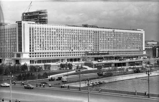 Construction of Rossiya Hotel