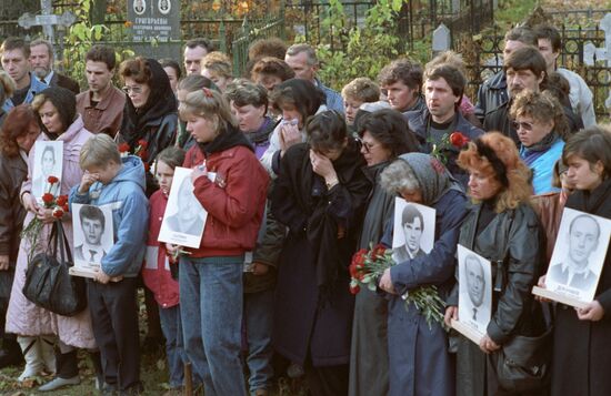 Funeral of deceased sailor of motor ship Polessk