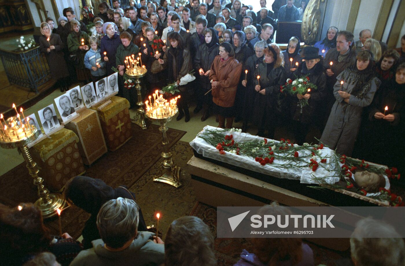 Funeral of deceased sailor of motor ship Polessk