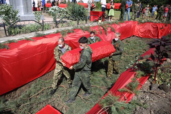 Russia WWII Soviet Soldiers Reburial