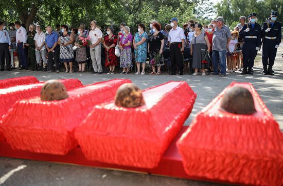 Russia WWII Soviet Soldiers Reburial