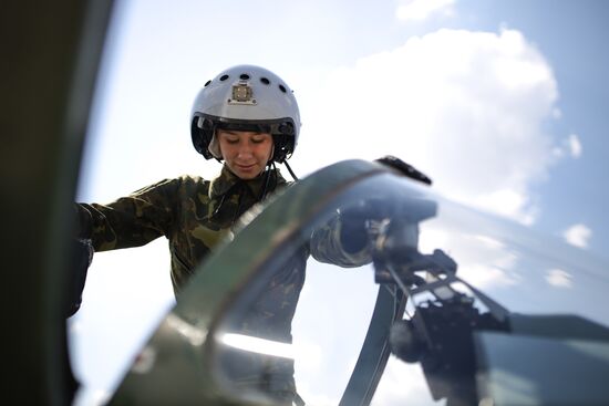 Russia Female Pilots Training