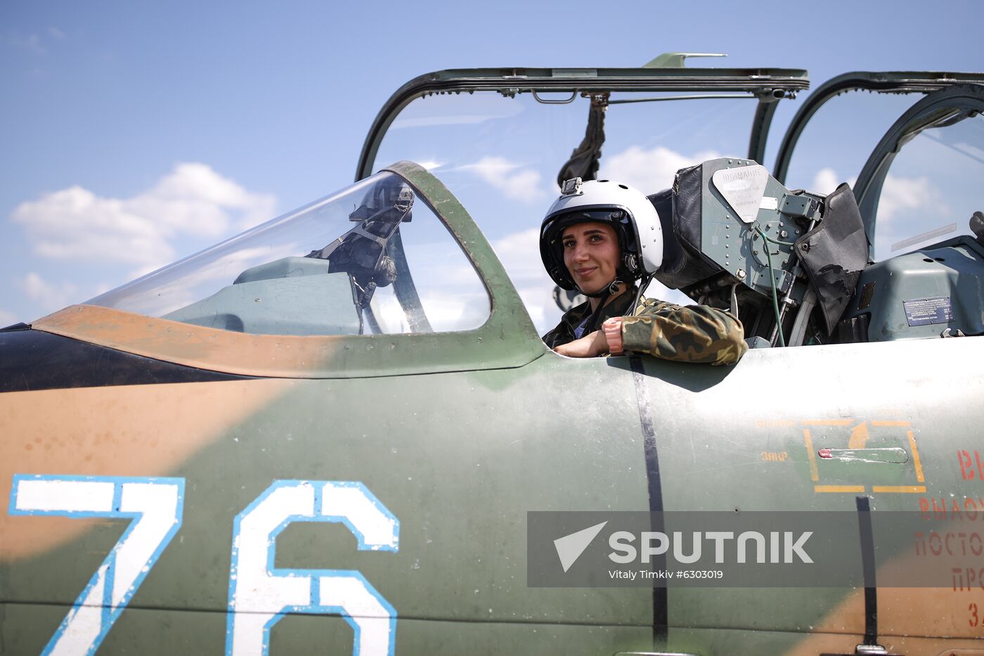 Russia Female Pilots Training