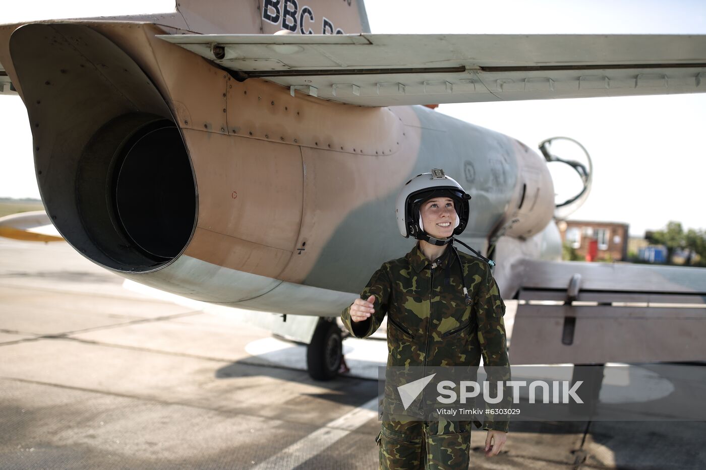 Russia Female Pilots Training