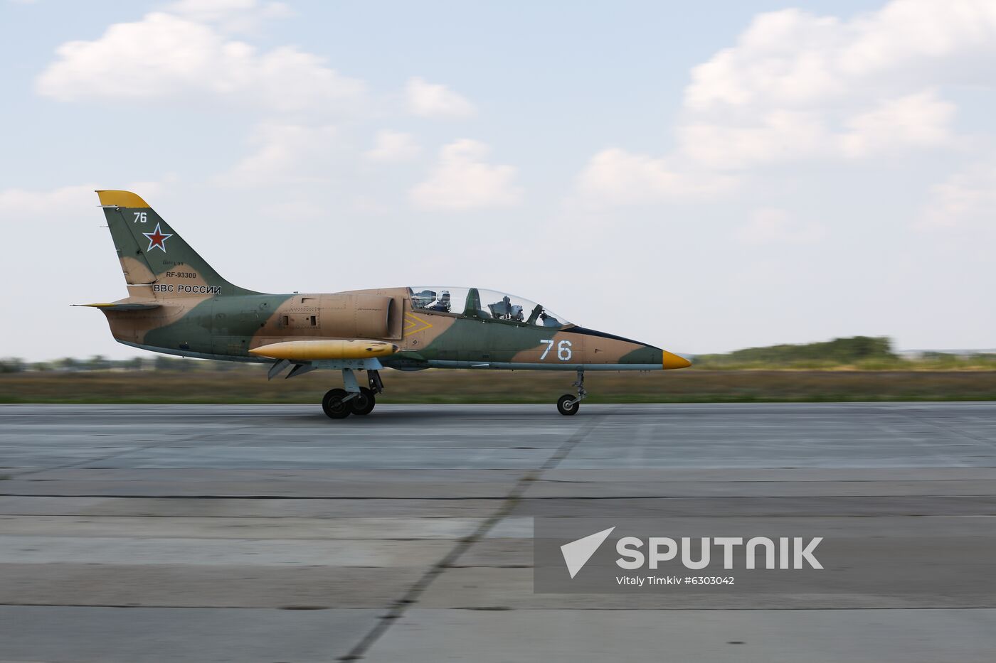 Russia Female Pilots Training