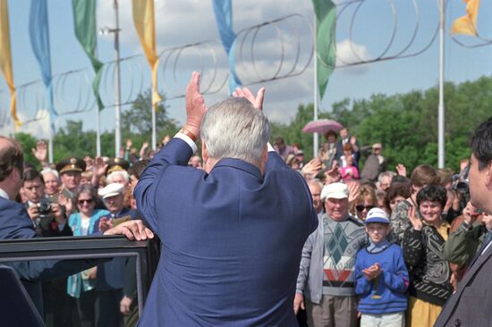 Russian President Boris Yeltsin visits Dzerzhinsky Division