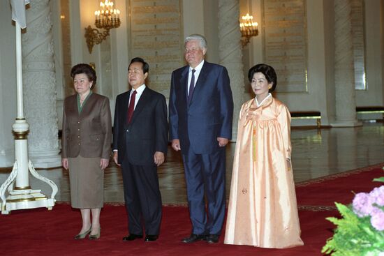 President of South Korea Kim Young-sam visits Russia