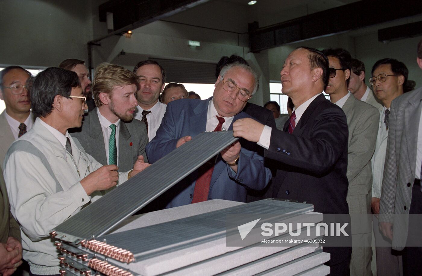 Viktor Chernomyrdin visits China