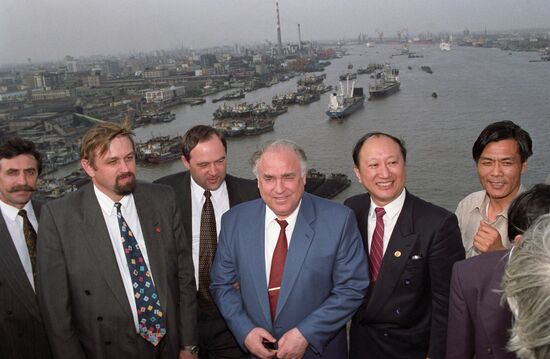 Viktor Chernomyrdin visits China