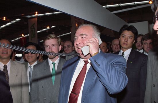 Viktor Chernomyrdin visits China