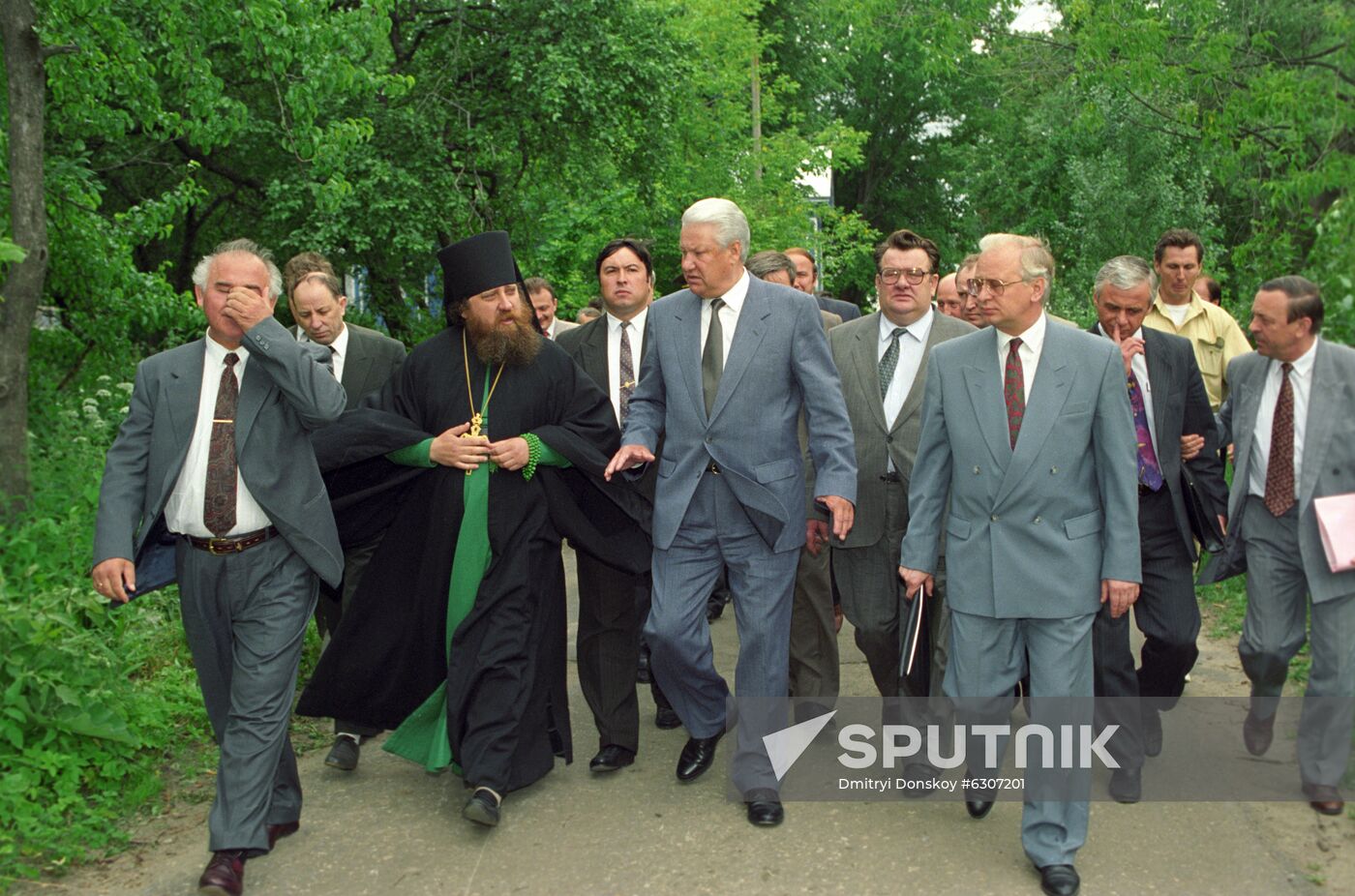 Boris Yeltsin tours Moscow Region