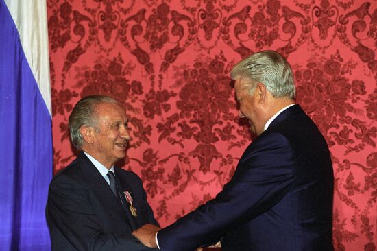Boris Yeltsin and Juan Antonio Samaranch
