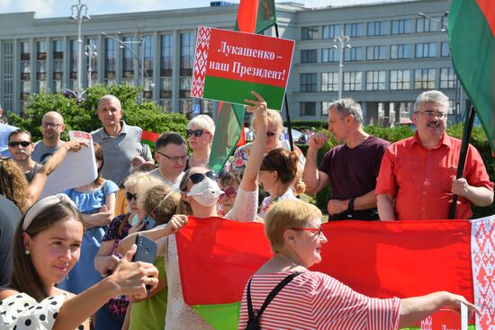 Belarus Lukashenko Supporters