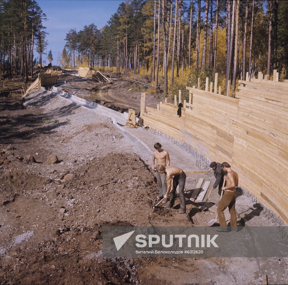 Building bobsleigh route in Bratsk