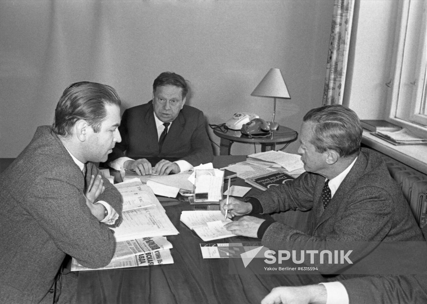 US  publisheer Arnold Jacob visits APN