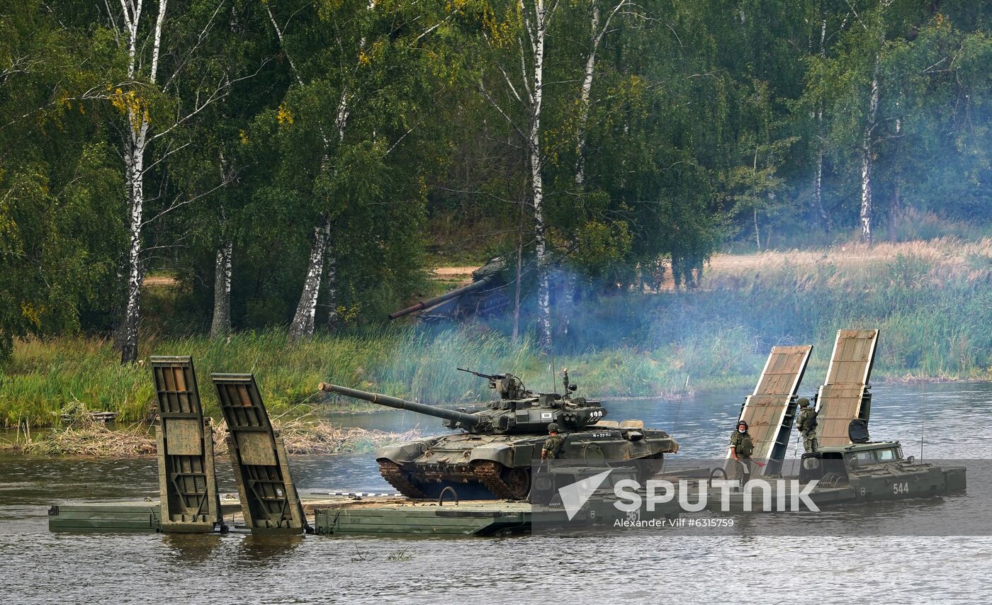 A tank T-90A crosses a water obstacle on a PMM-2M self-propelled ferry vehicle during a demonstration at the ARMY 2020 International Military and Technical Forum at Alabino military training grounds, Moscow region, Russia. Location: Russia, Moscow region. Author: Alexander Vilf/Sputnik. Russia Army Forum Military Equipment Showing