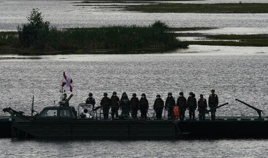 Russia Army Forum Military Equipment Showing