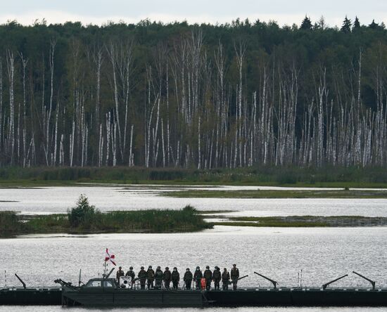 Russia Army Forum Military Equipment Showing