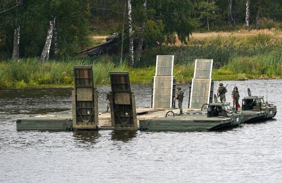 Russia Army Forum Military Equipment Showing
