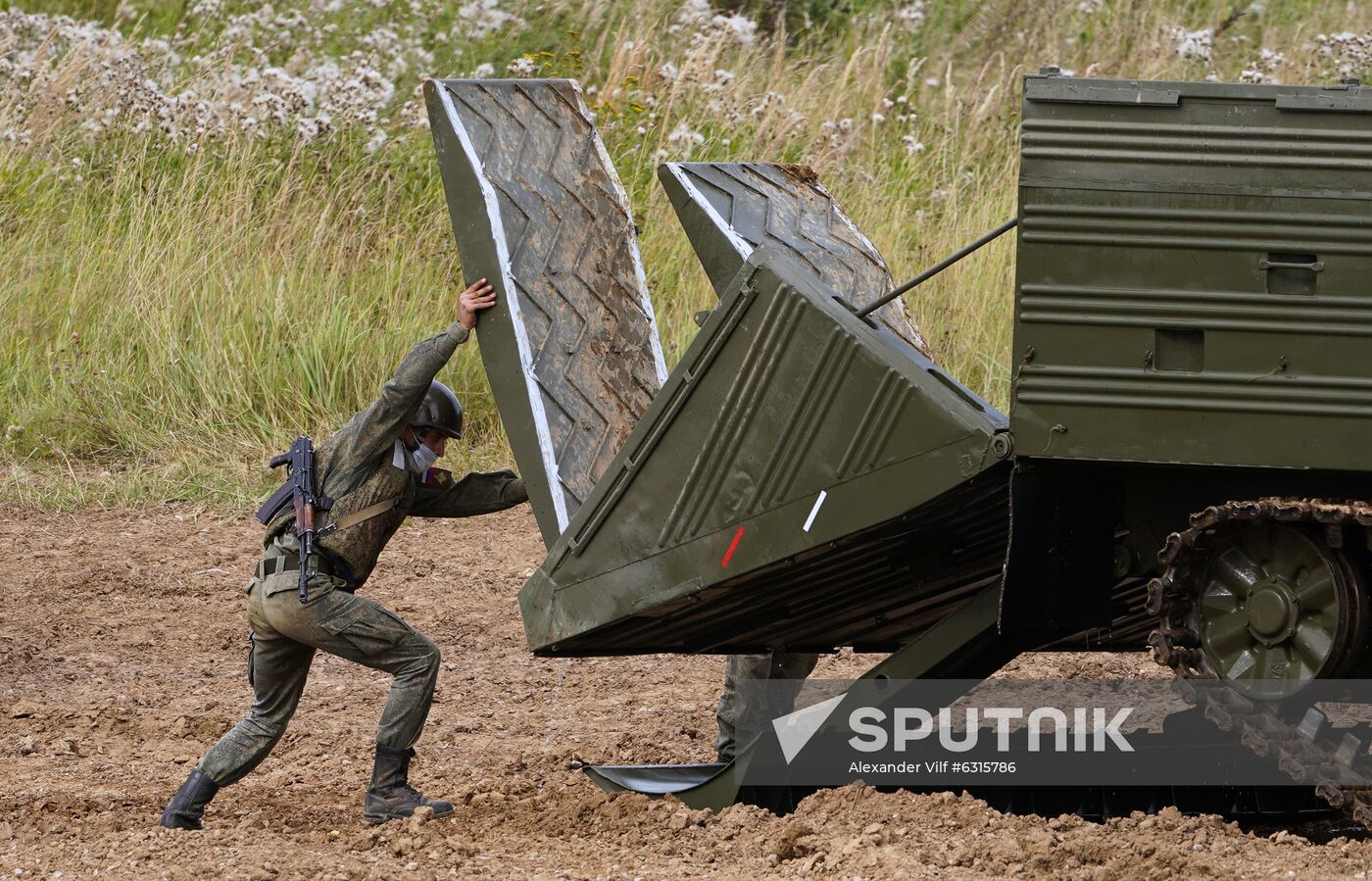 Russia Army Forum Military Equipment Showing