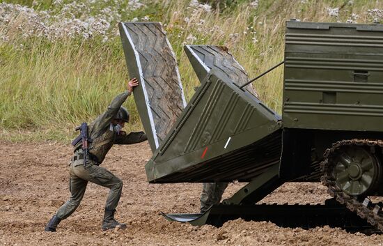 Russia Army Forum Military Equipment Showing