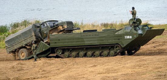 Russia Army Forum Military Equipment Showing