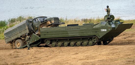 Russia Army Forum Military Equipment Showing