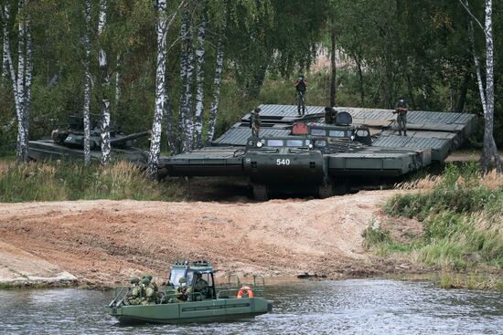 Russia Army Forum Military Equipment Showing